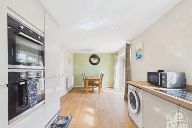 85, Highbrook Way, Lydney photo 4