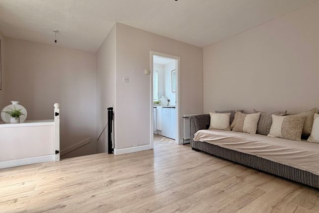 6 Warren Hey, Wilmslow photo 3