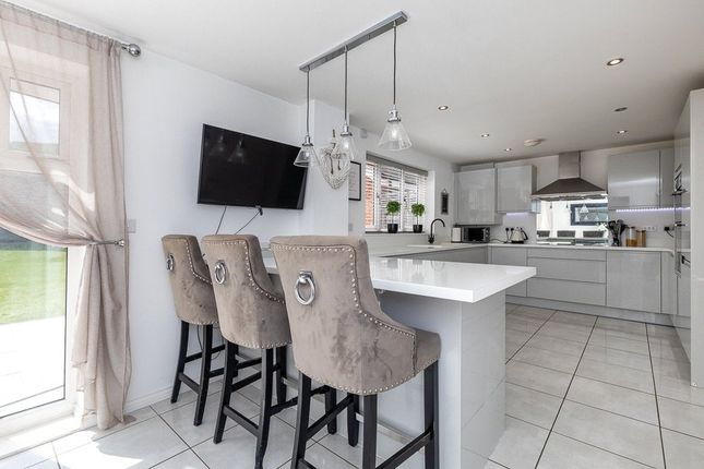 25, Peach Road, Surrey photo 2