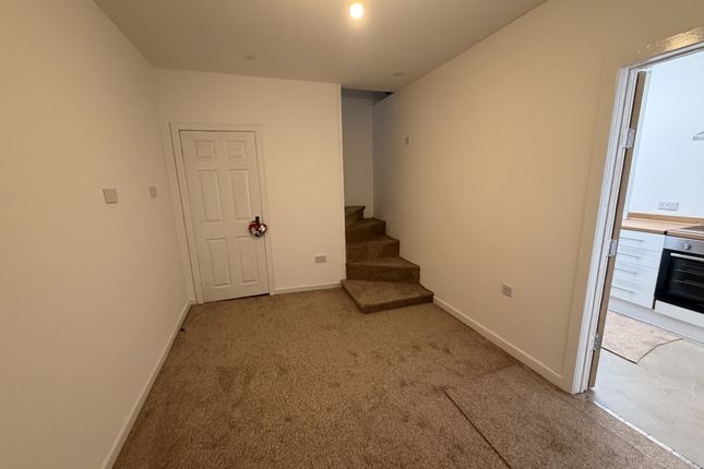 769b, Wakefield Road, Bradford photo 5