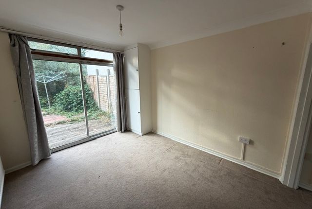 5, Victoria Avenue, Surbiton photo 3