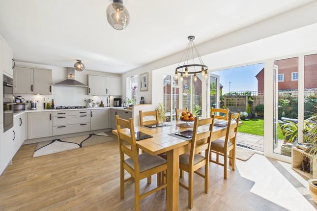18, Basil Drive, Melksham photo 2