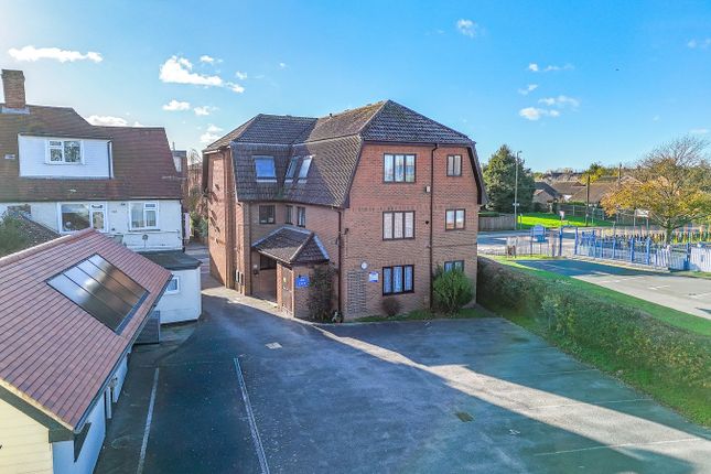 Clifton Court, Lymington Road, New Milton photo 4