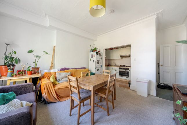 2-bed house on Flat 5, 54, Holland Road, London, £2,450/mo