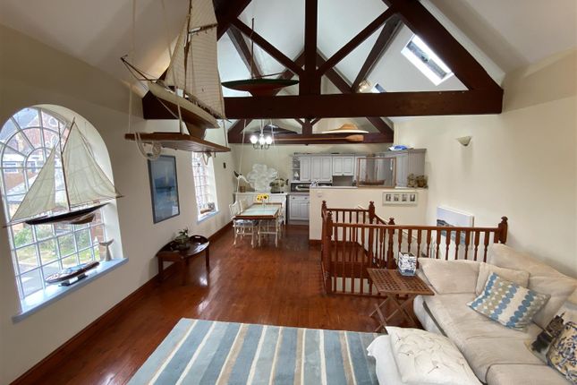 The Boathouse, 14, Parkes Quay, Stourport-On-Severn photo 2