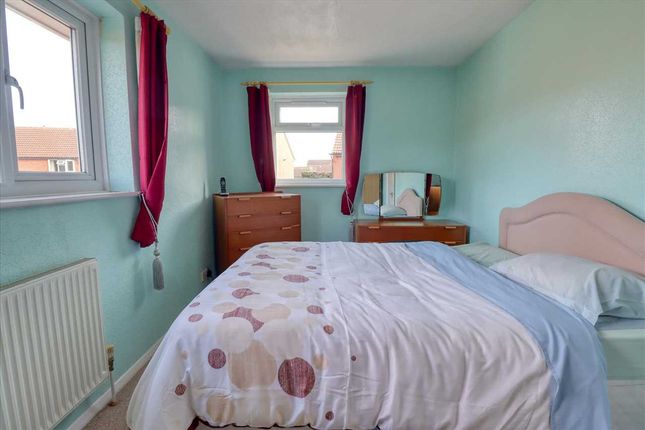 16, Raycliff Avenue, Clacton on Sea photo 4