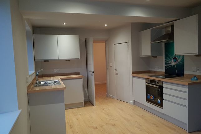 2, Linden Avenue,  Wickersley, Rotherham photo 4