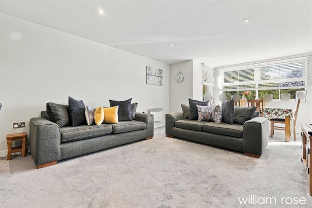 25, Shore Point, Buckhurst Hill photo 5