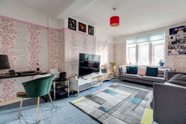 Flat for sale in Beech Road, St. Albans, Hertfordshire