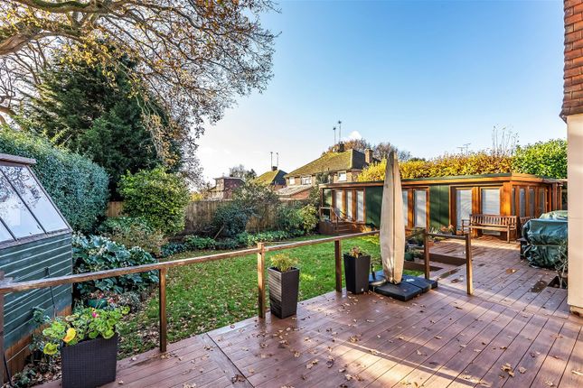 1, Hallsland Way, Oxted photo 4