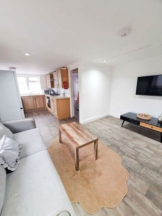 Flat 2, 109 Oxford Road, Reading photo 2