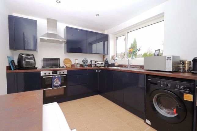 9, Lynmouth Close, Biddulph photo 3