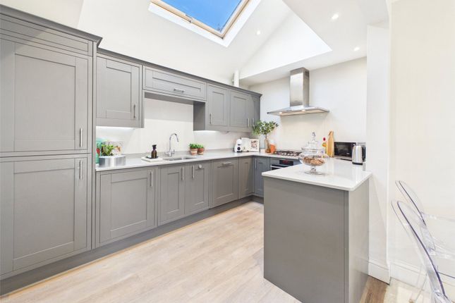 Flat 13 Ellerslie House, 108, Albert Road, Gloucestershire photo 2