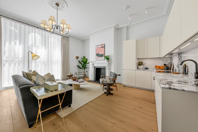 Apartment 5,, No. 18 Porchester Gardens, London photo 4