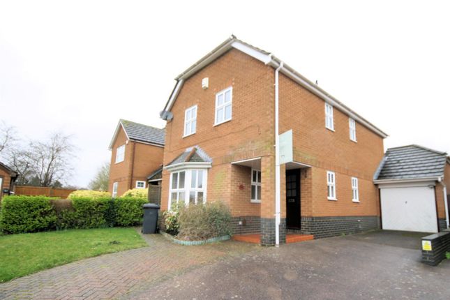 Detached house to rent in Broadacres, Luton