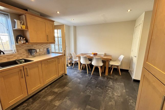 31, Deneb Drive, Swindon photo 3