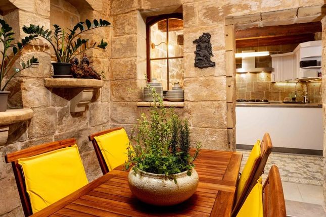 Thumbnail Hotel/guest house for sale in Finished, Guest House, Cospicua