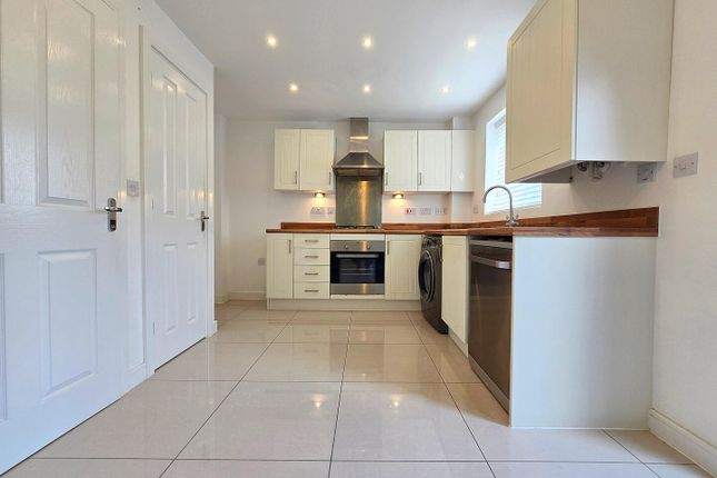 38, Academy Drive, Rugby photo 2