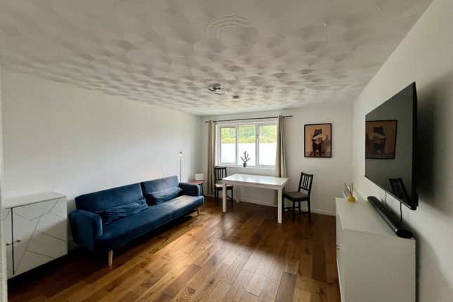 Flat 2, Forest Court, Newport photo 4