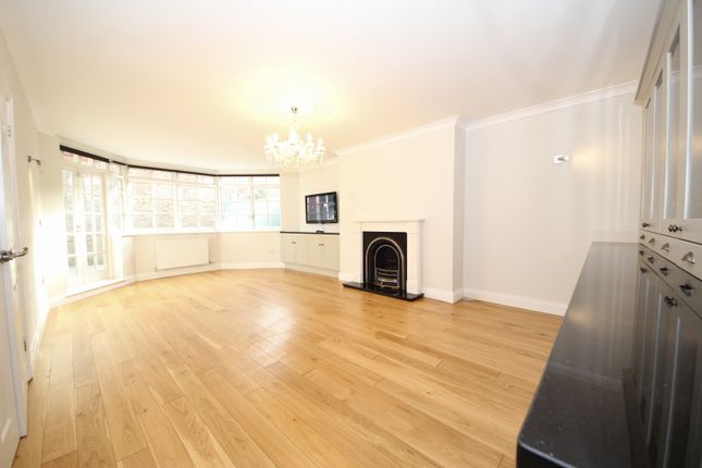 3 Paulin Drive, Winchmore Hill photo 4