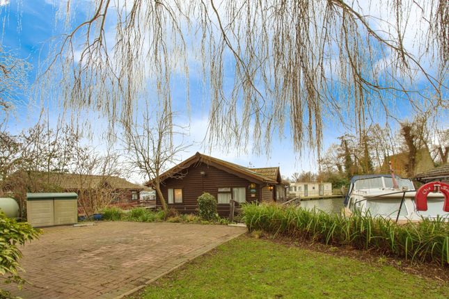 Thumbnail Lodge for sale in Banks End, Huntingdon