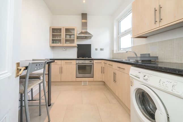 Flat 1, 21, Lower Boston Road, London photo 4