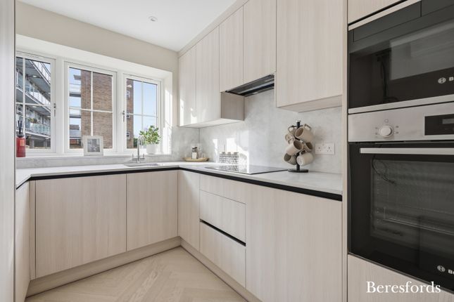 16, Warley Mount, Brentwood photo 5