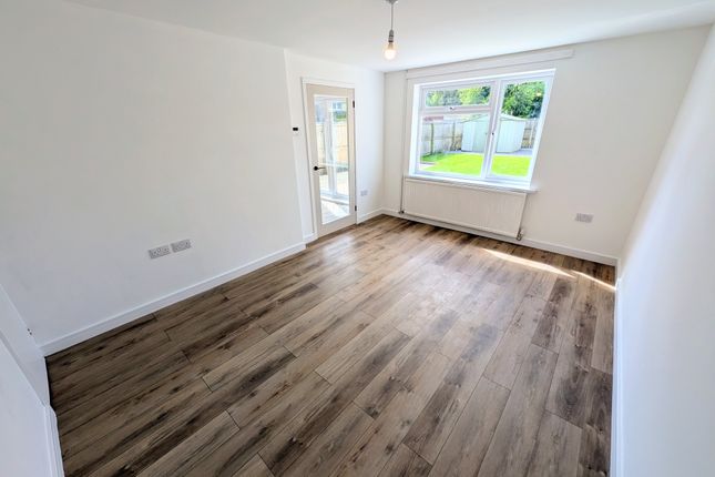 3, Cardigan Close, Cwmbran photo 4