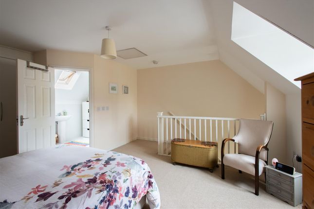 End terrace house for sale in Greenkeepers Road, Great Denham, Bedford