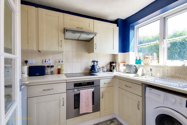 Flat 28, Dorking Court Copper Hall Close, Littlehampton photo 4