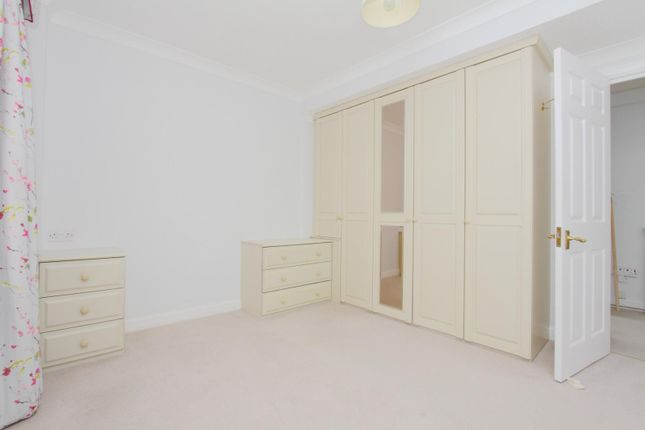 Flat to rent in The Close, Salisbury