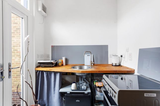 Flat B, 33, Leconfield Road, London photo 3