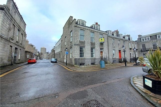 Office to let in 12 Golden Square, Aberdeen, Scotland