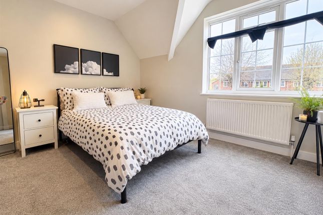 31, Lawrence Road, Altrincham photo 2
