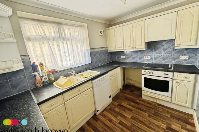Flat 1, Coastal Court, 51, Marine Parade East, CLACTON-ON-SEA photo 3