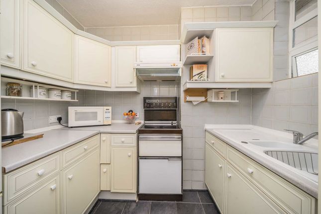 166 Lichfield Court, Sheen Road, Richmond photo 3