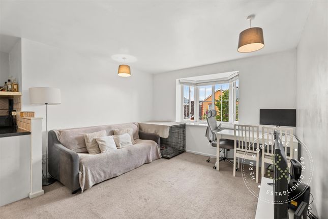 31, Harrison Way, Cardiff photo 3