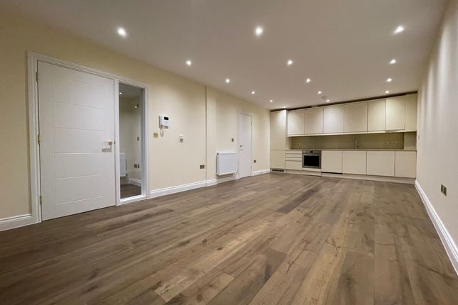 King Court, London photo 2