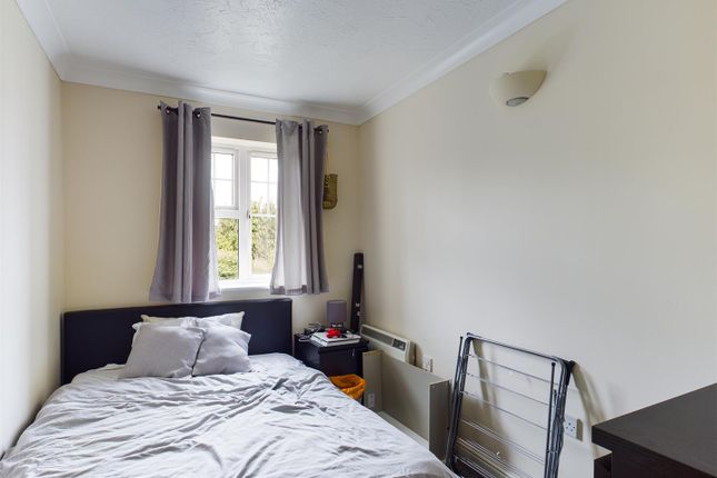 Flat to rent in Pinkers Mead, Emersons Green, Bristol