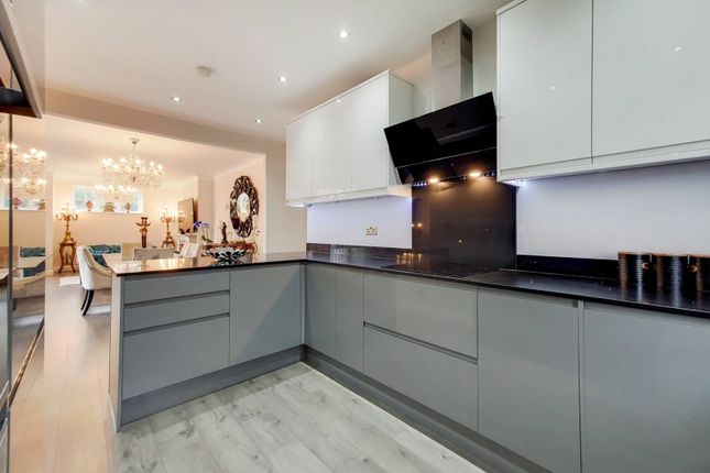 Thumbnail Flat for sale in Vernon Court, Child's Hill, London