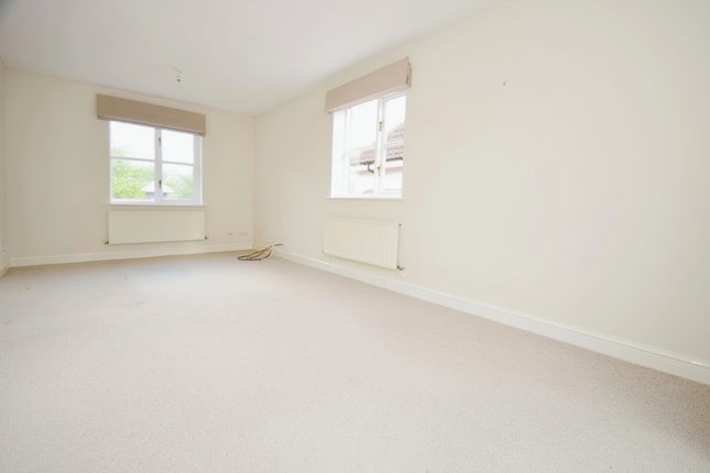 Flat to rent in Sturmer Court, Kings Hill, West Malling