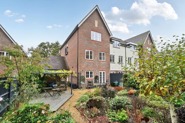 24 Wealden Drive, Chichester photo 3