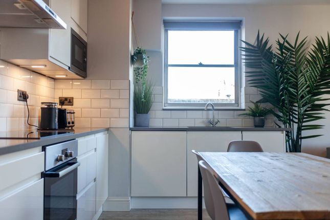 Flat to rent in Cromwell Road, Kensington, London