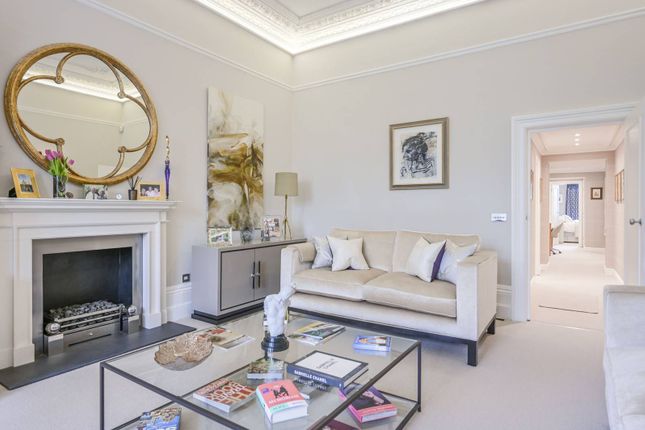 Flat for sale in Redcliffe Square, Chelsea, London