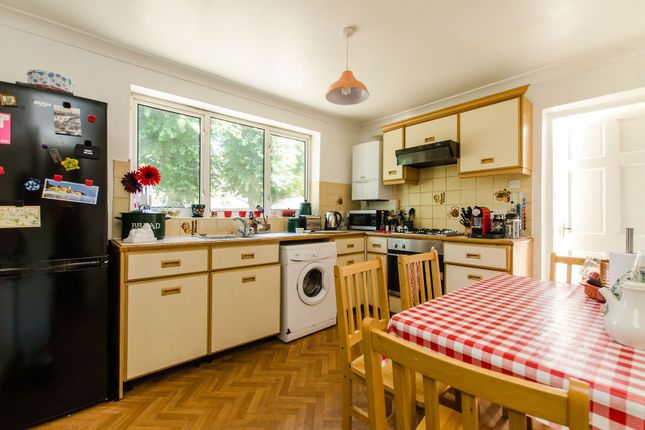 Drakefield Road, Heaver Estate photo 2