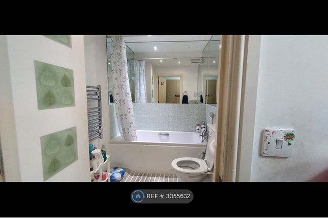 Flat, The Blenheim Centre Prince Regent Road, Hounslow photo 5