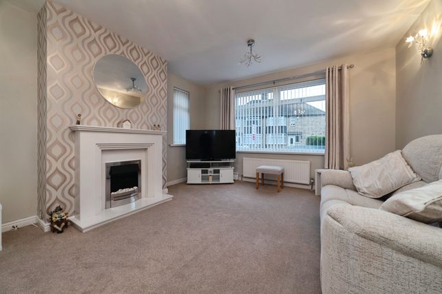 31, Queens Way, Cottingham photo 2