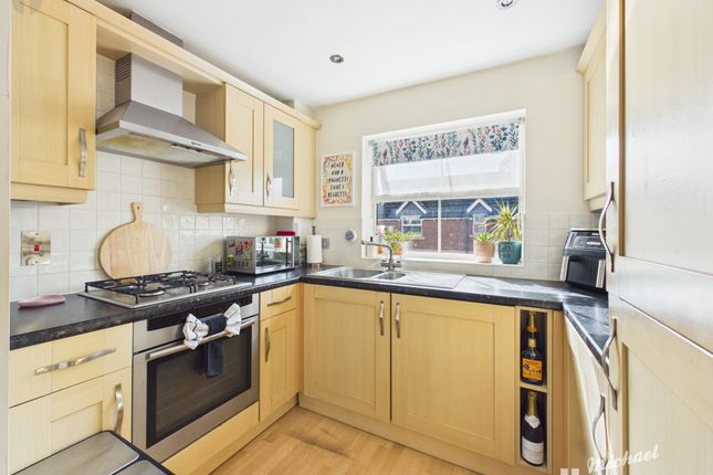 11 Whitebeam Close, Aylesbury photo 3