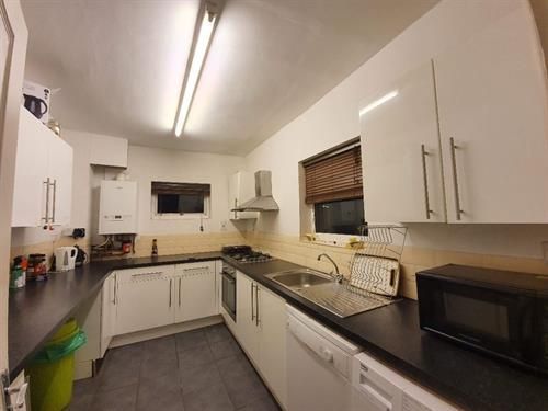 Room 6, 16 Semilong Road, Northampton photo 5