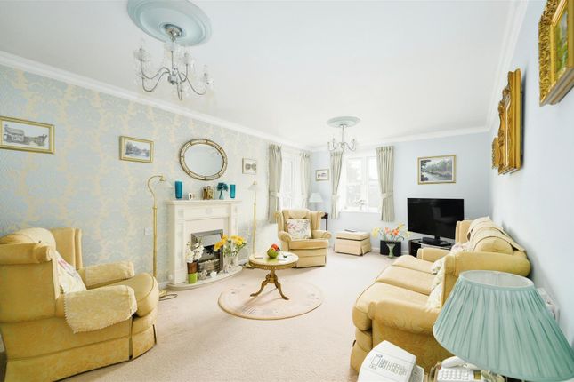 Flat for sale in Sanders Court, Junction Road, Warley, Brentwood